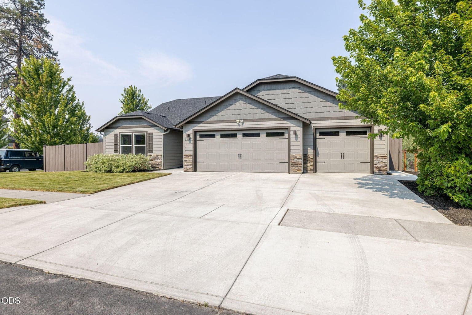 Photo of 20380 SE Lois Way 3 of 44