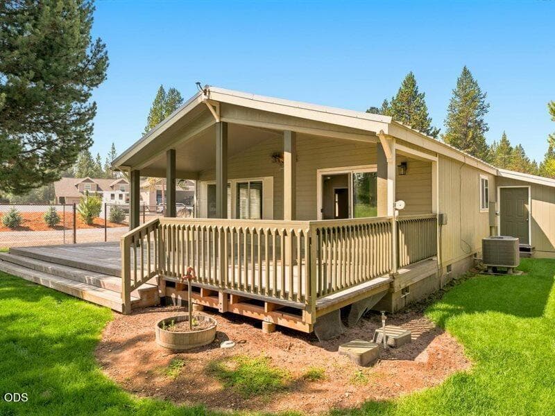 Photo of 53160 Bridge Drive 2 of 51
