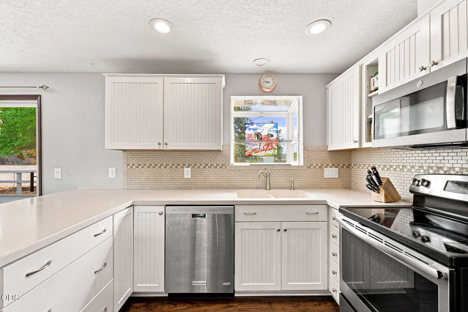 Photo of 2563 SW Cascade Avenue 9 of 21