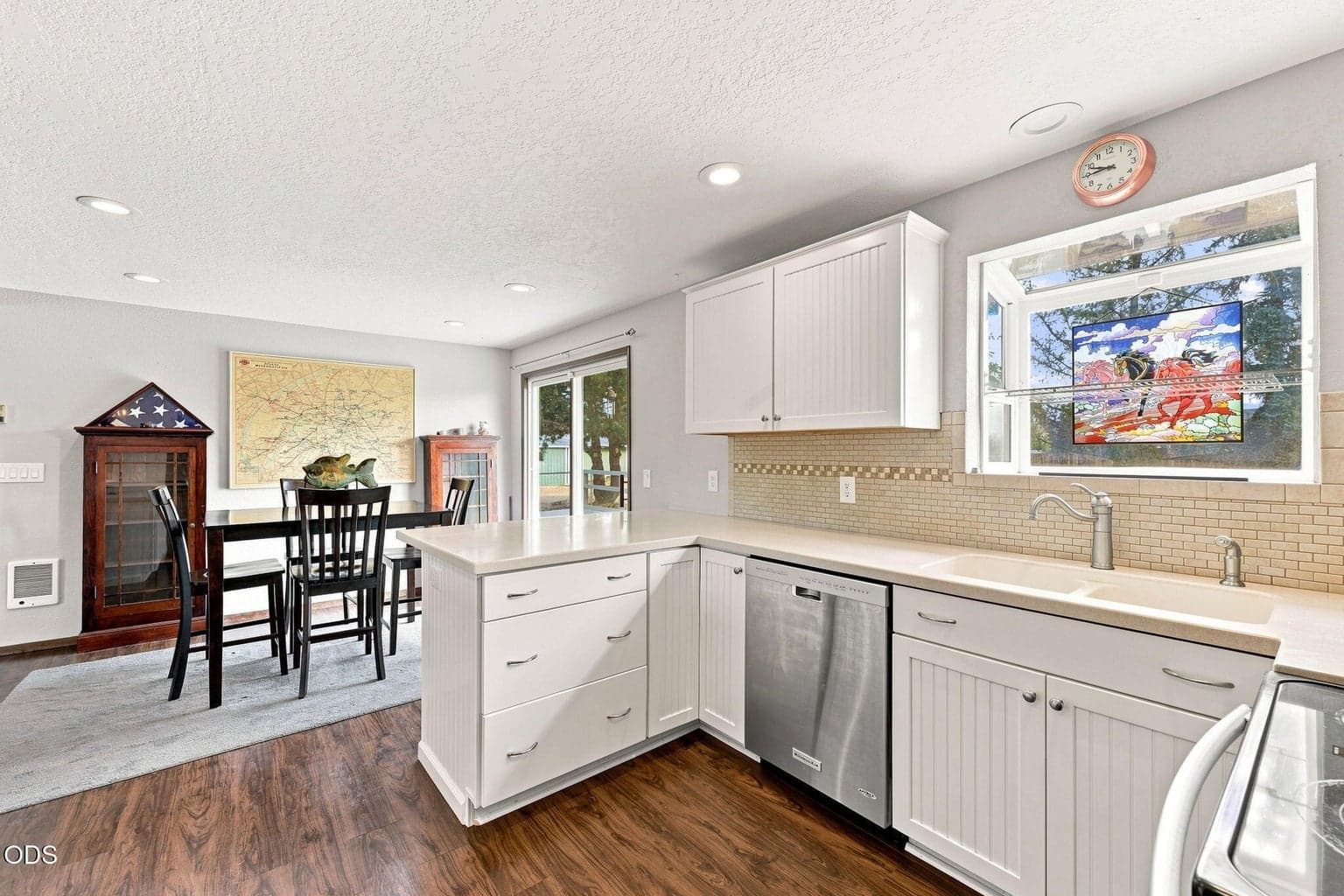 Photo of 2563 SW Cascade Avenue 8 of 21