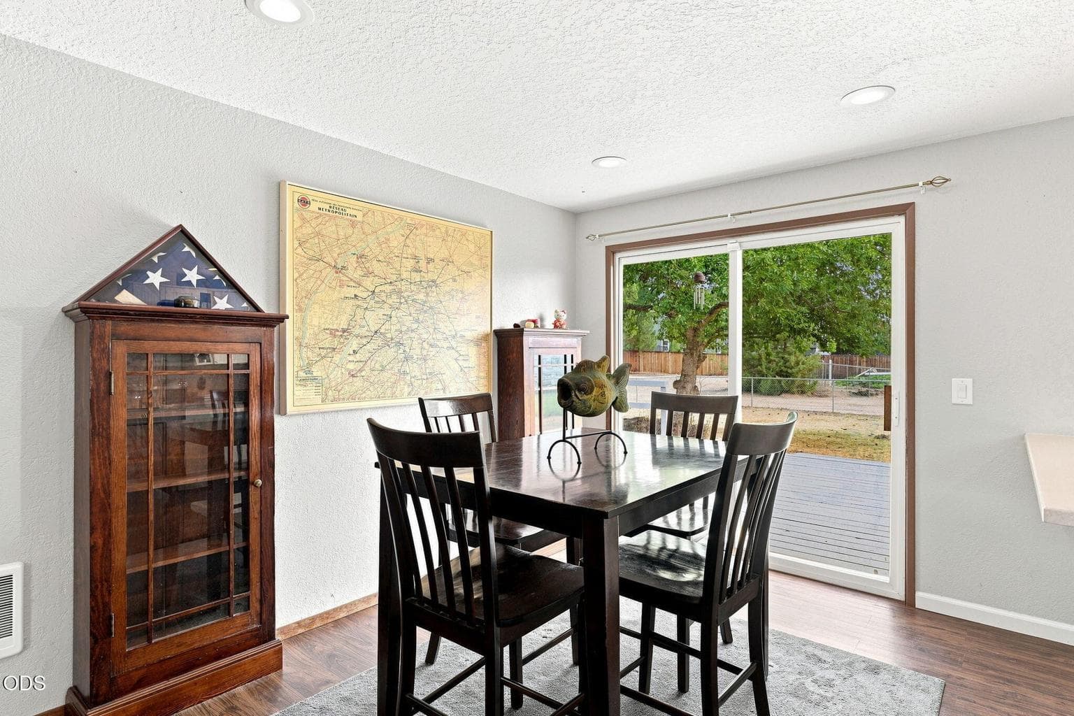Photo of 2563 SW Cascade Avenue 7 of 21