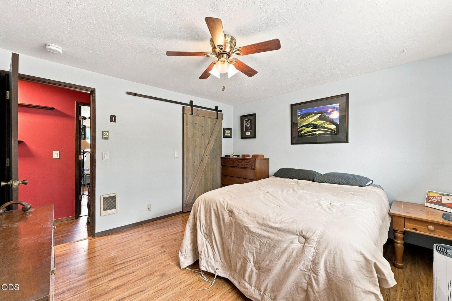 Photo of 2563 SW Cascade Avenue 11 of 21