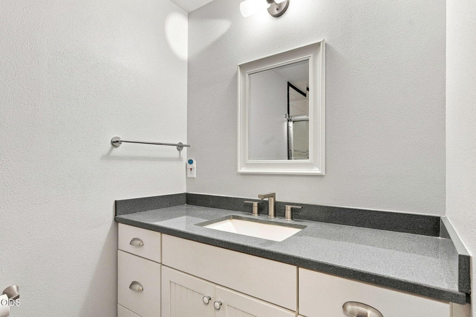 Photo of 2563 SW Cascade Avenue 16 of 21