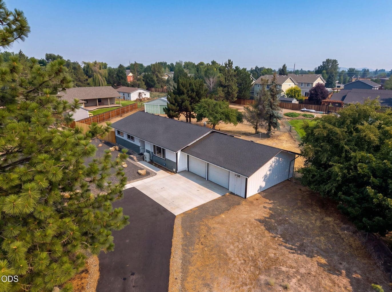 Photo of 2563 Cascade Avenue 2 of 21