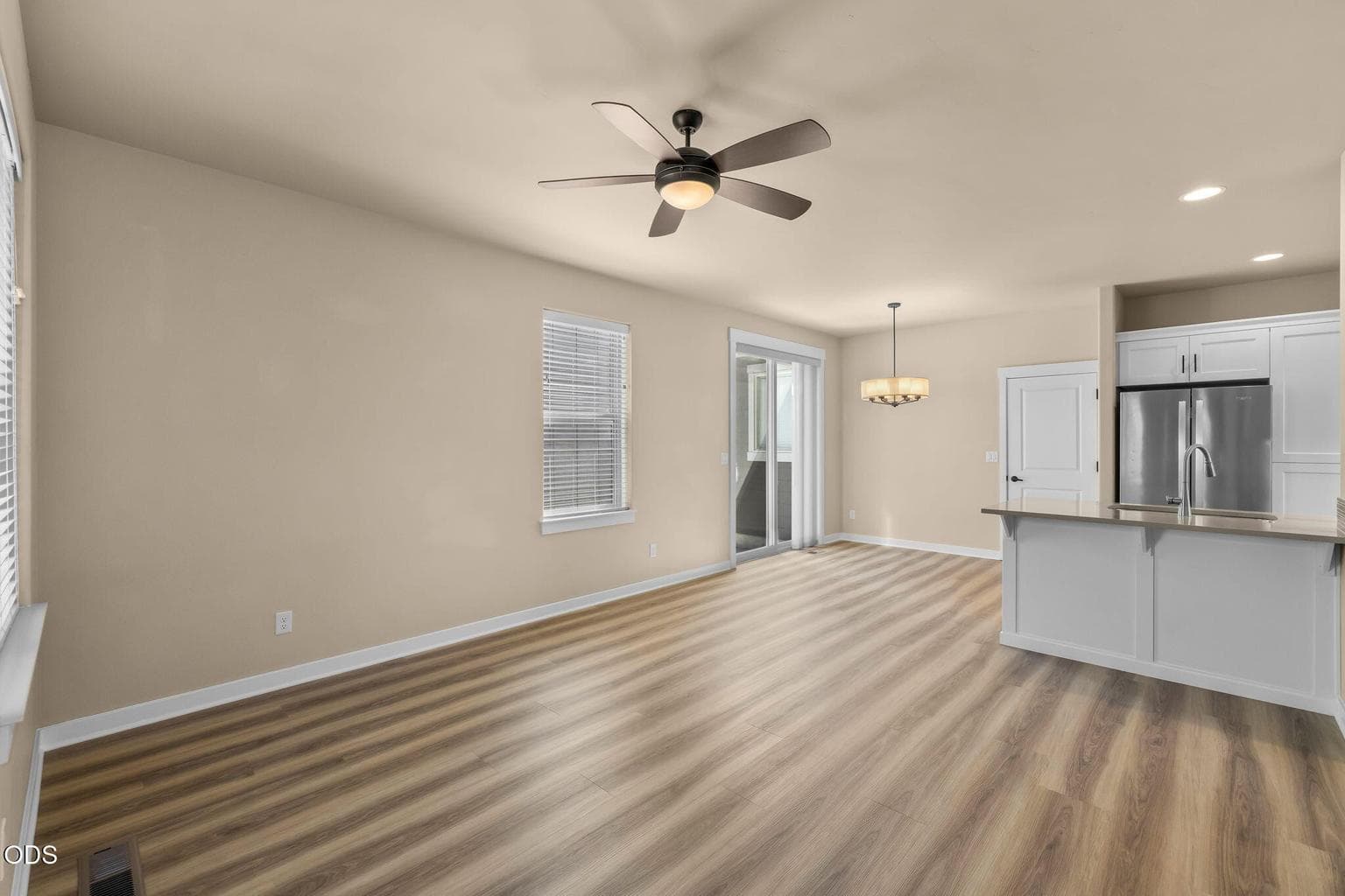 Photo of 61065 SE Sydney Harbor Drive 7 of 53