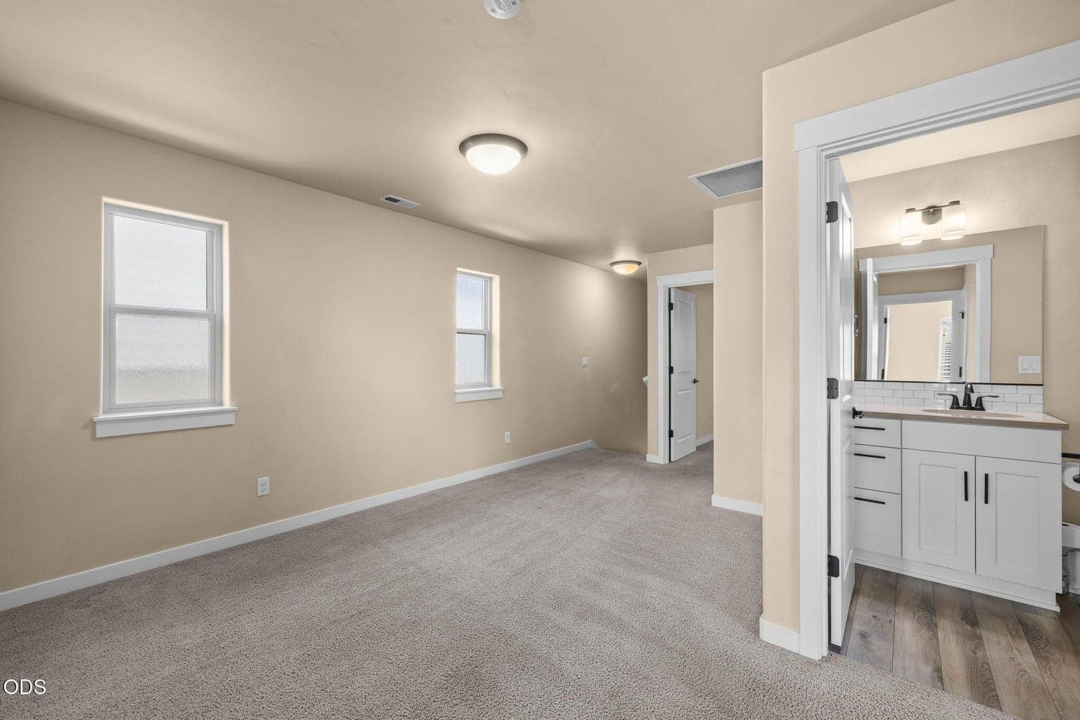 Photo of 61065 SE Sydney Harbor Drive 21 of 53
