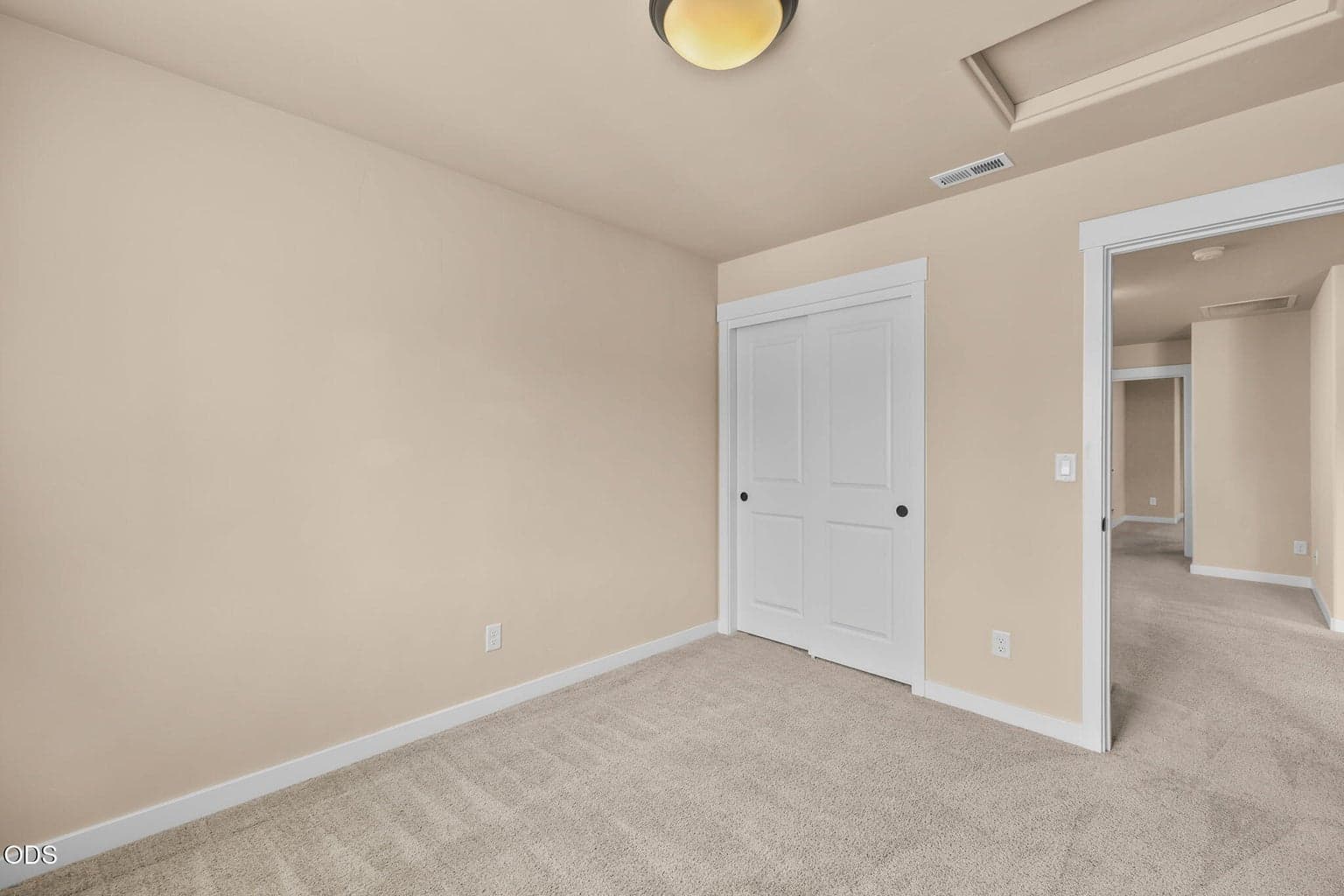 Photo of 61065 SE Sydney Harbor Drive 34 of 53