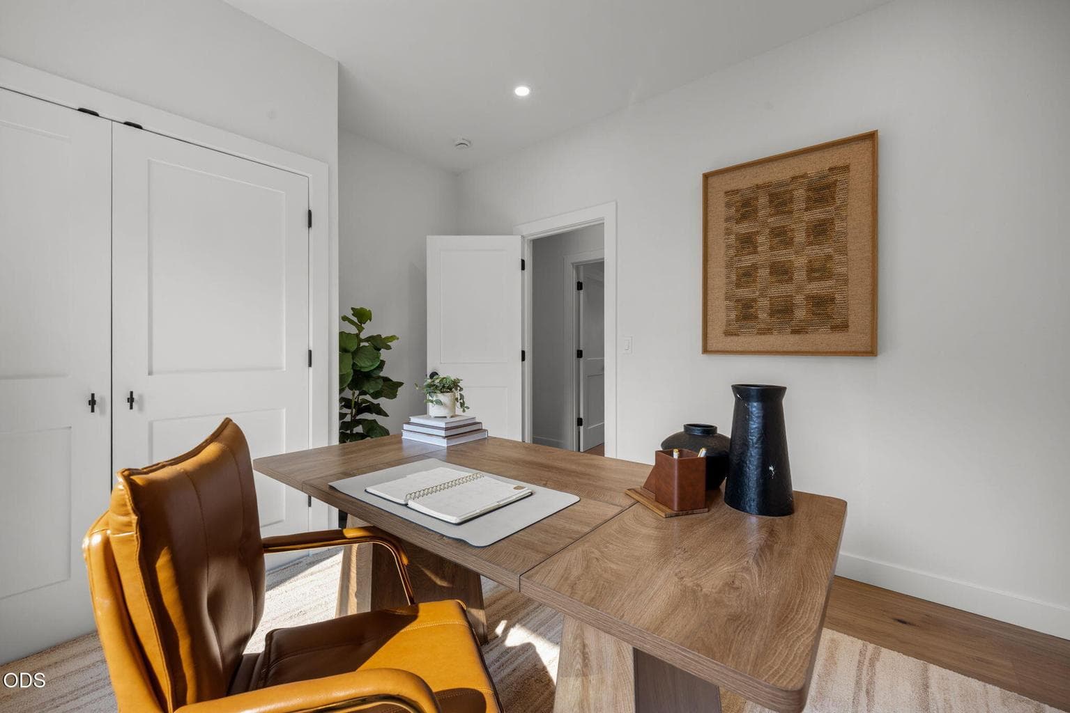 Photo of 1315 Elgin Avenue 4 of 59