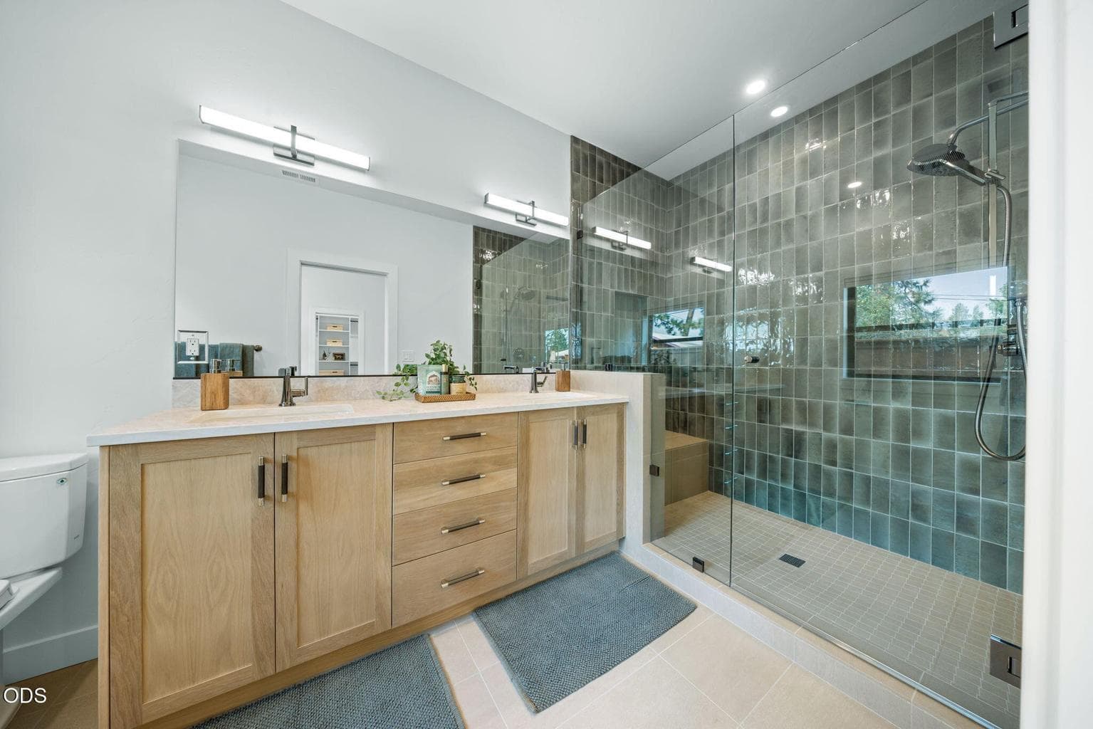 Photo of 1315 Elgin Avenue 5 of 59