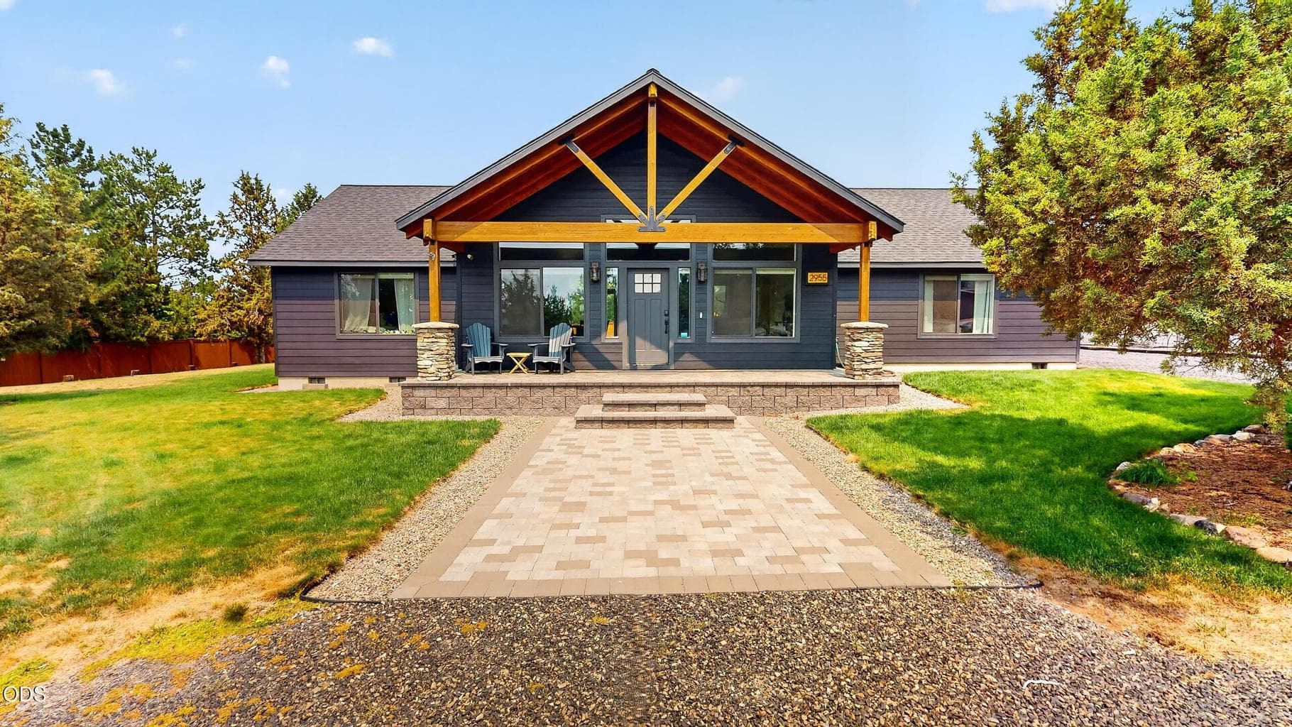 Photo of 2955 Bentwood Drive 2 of 40