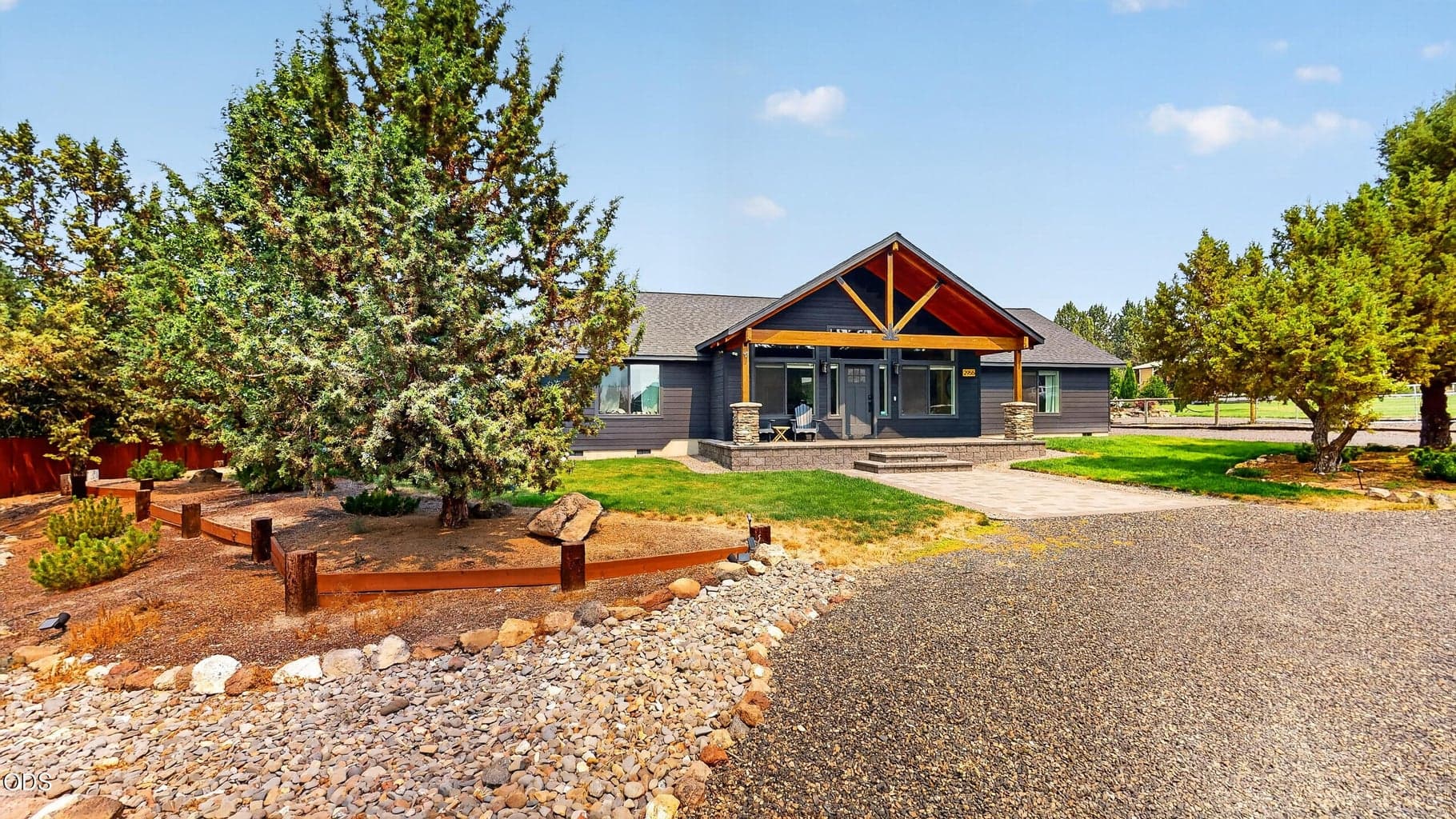 Photo of 2955 Bentwood Drive 3 of 40