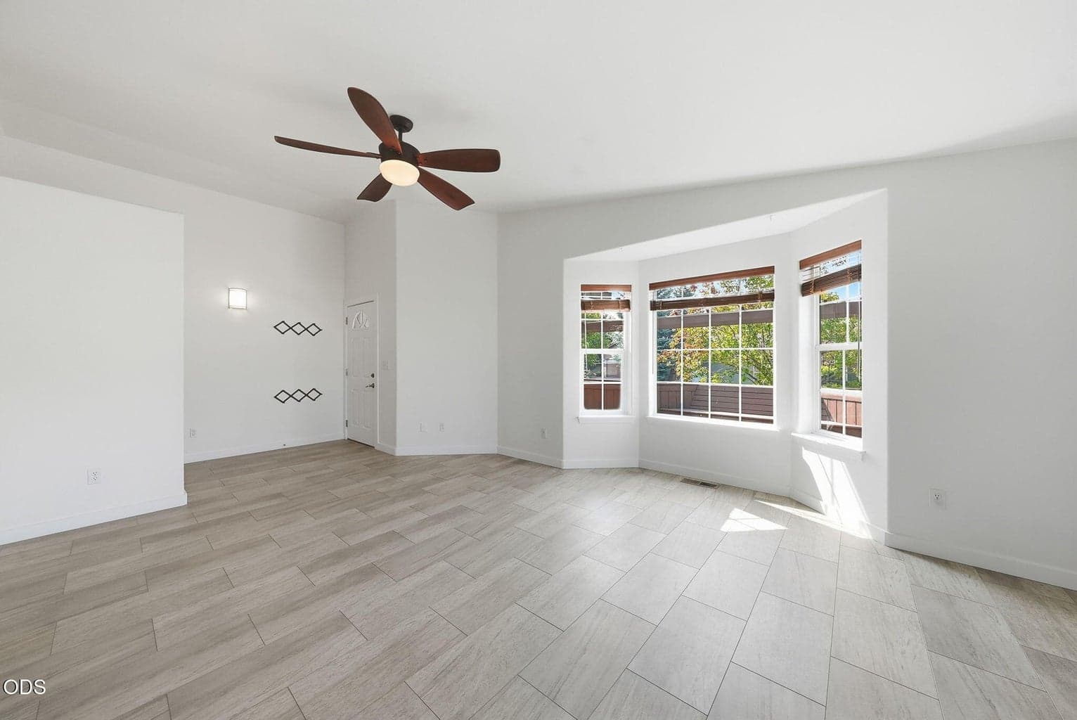 Photo of 3314 NE Palmer Drive 8 of 31