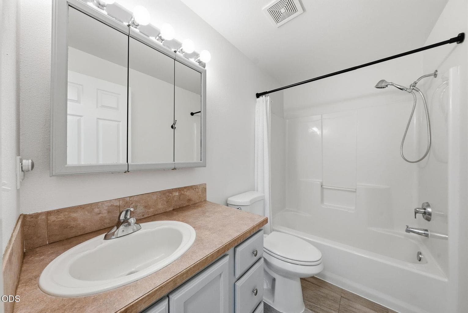 2nd Bathroom