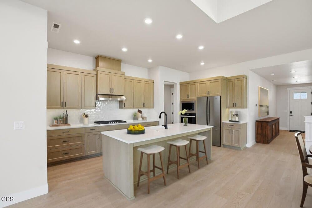 Photo of 60928 Apollo Place 4 of 13