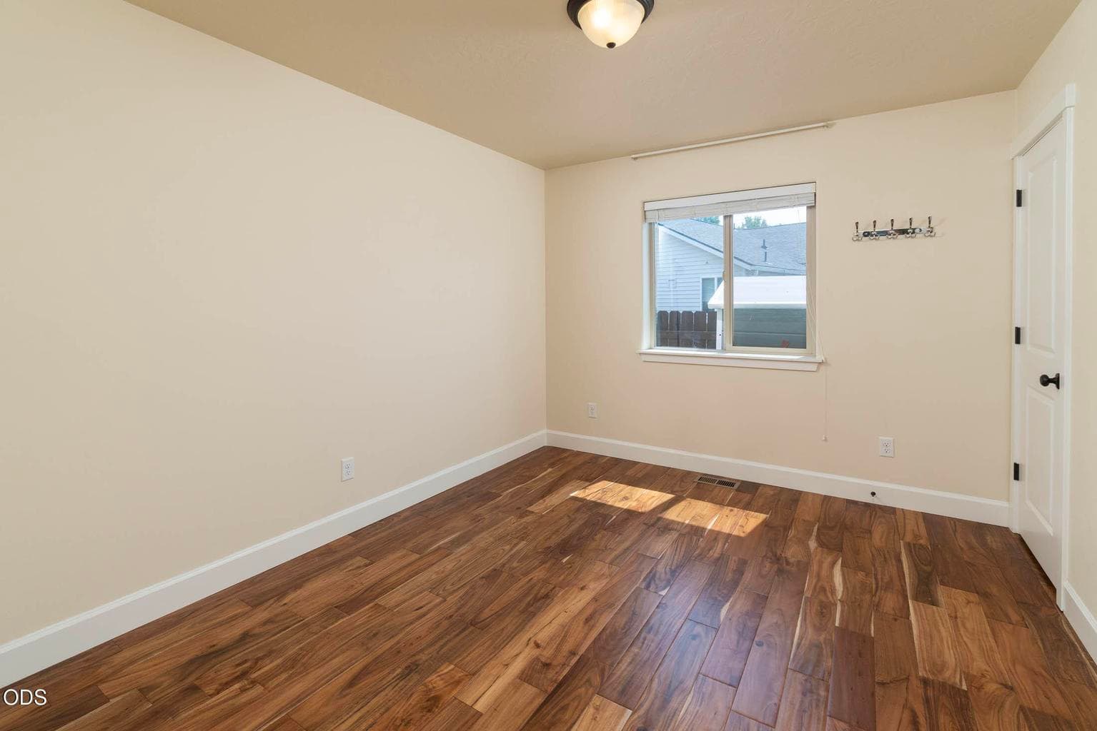 Photo of 63205 NE Jimbo Lane 9 of 21