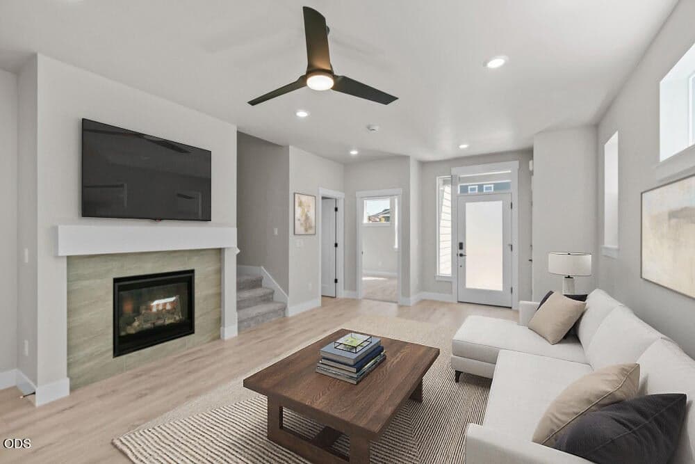 Photo of 20896 Denver Drive 4 of 16