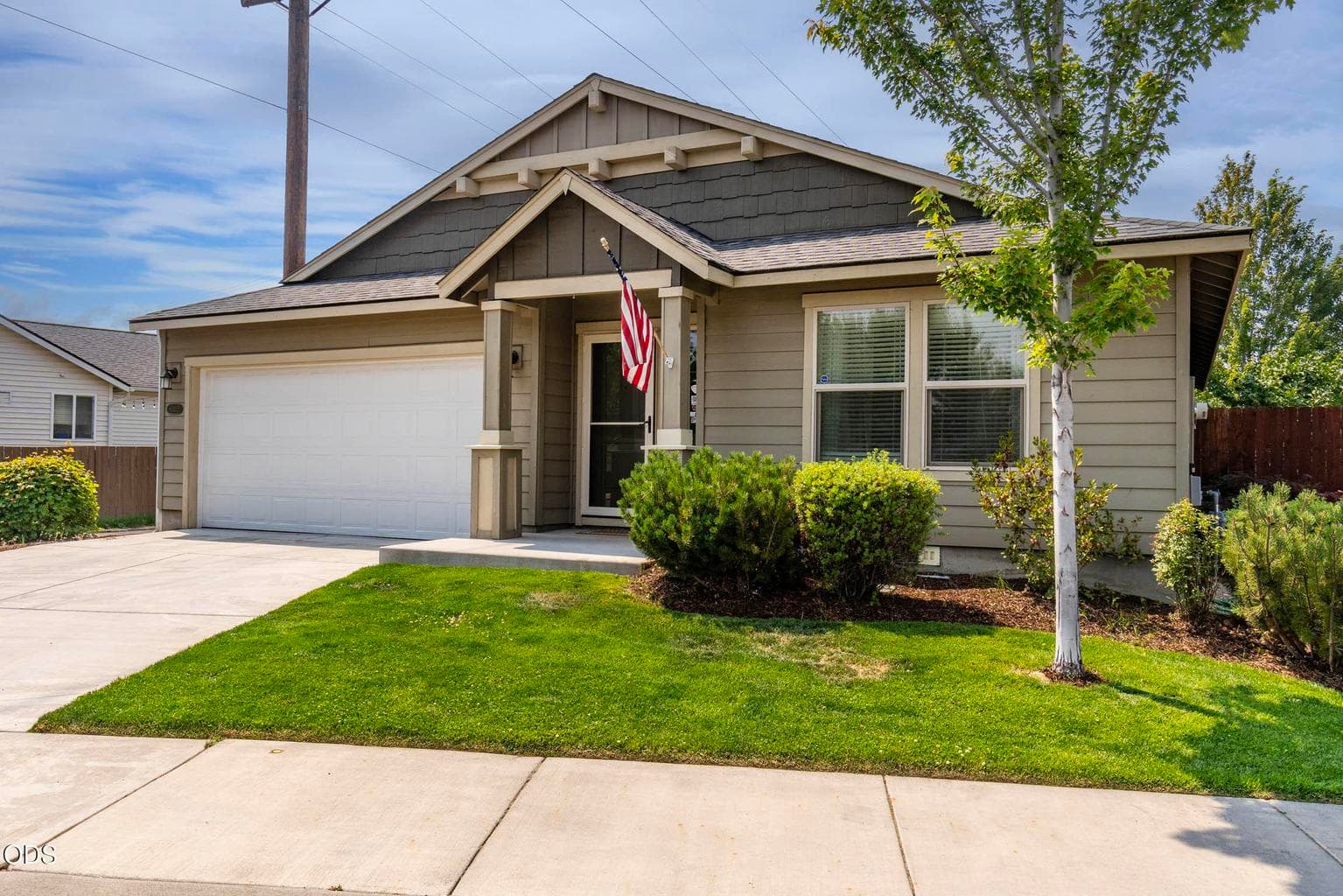 Photo of 63205 NE Jimbo Lane 2 of 21