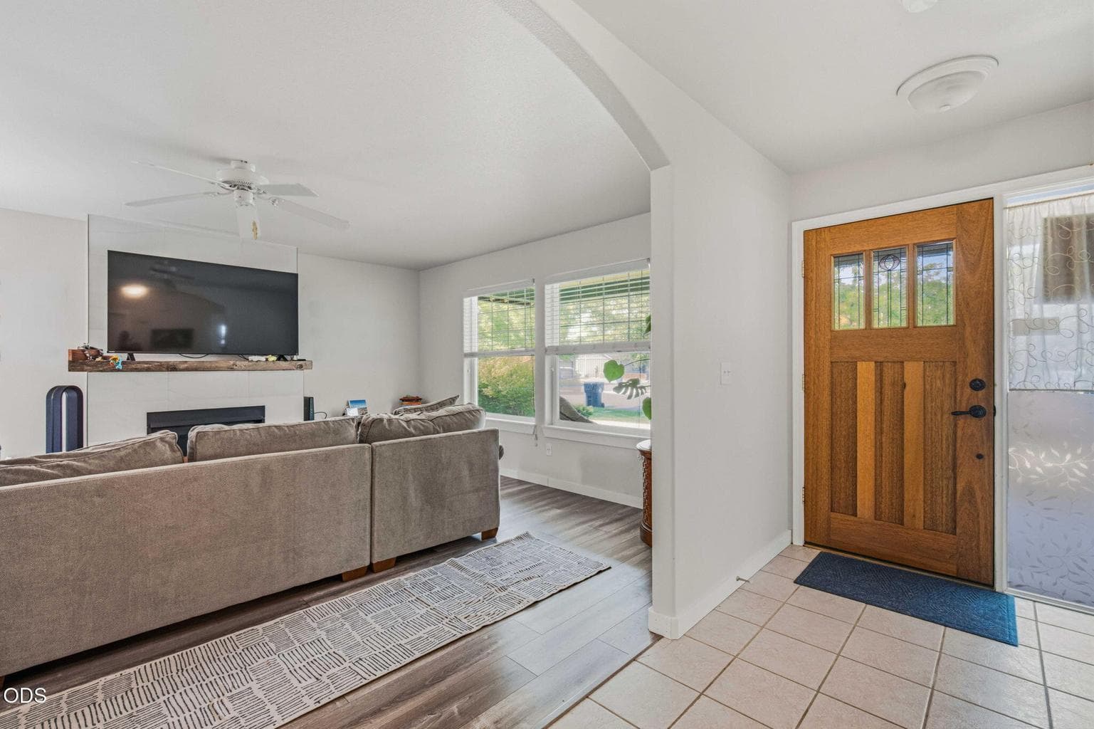 Photo of 3047 NE Yellow Ribbon Drive 6 of 39
