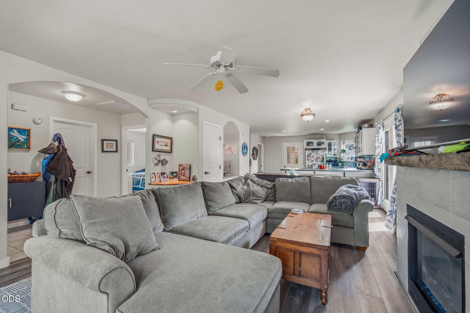 Photo of 3047 NE Yellow Ribbon Drive 9 of 39