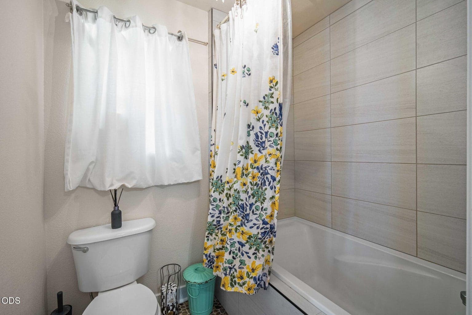 Photo of 3047 NE Yellow Ribbon Drive 18 of 39