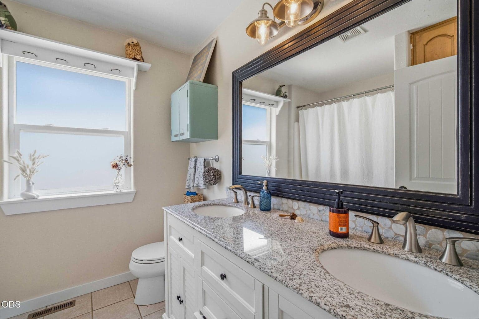 Photo of 3047 NE Yellow Ribbon Drive 21 of 39