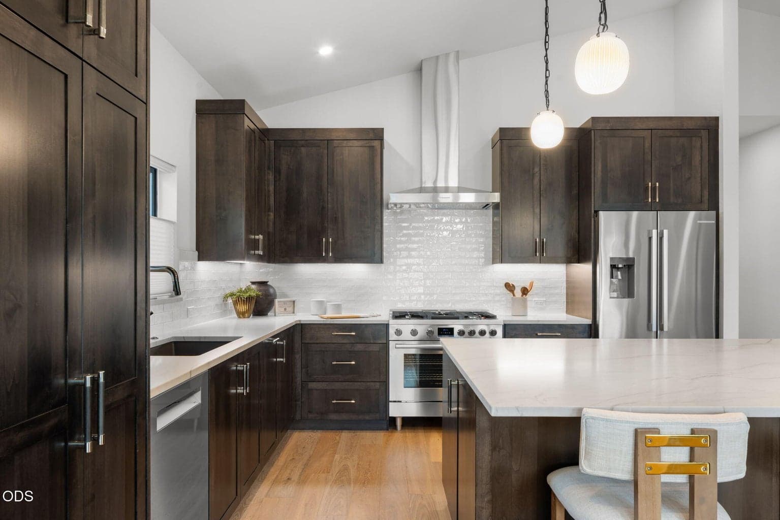 Photo of 1315 Elgin Avenue 3 of 59