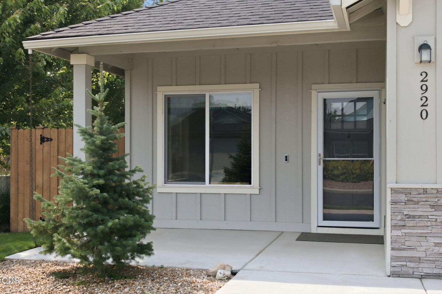 Photo of 2920 Hemlock Lane 2 of 26