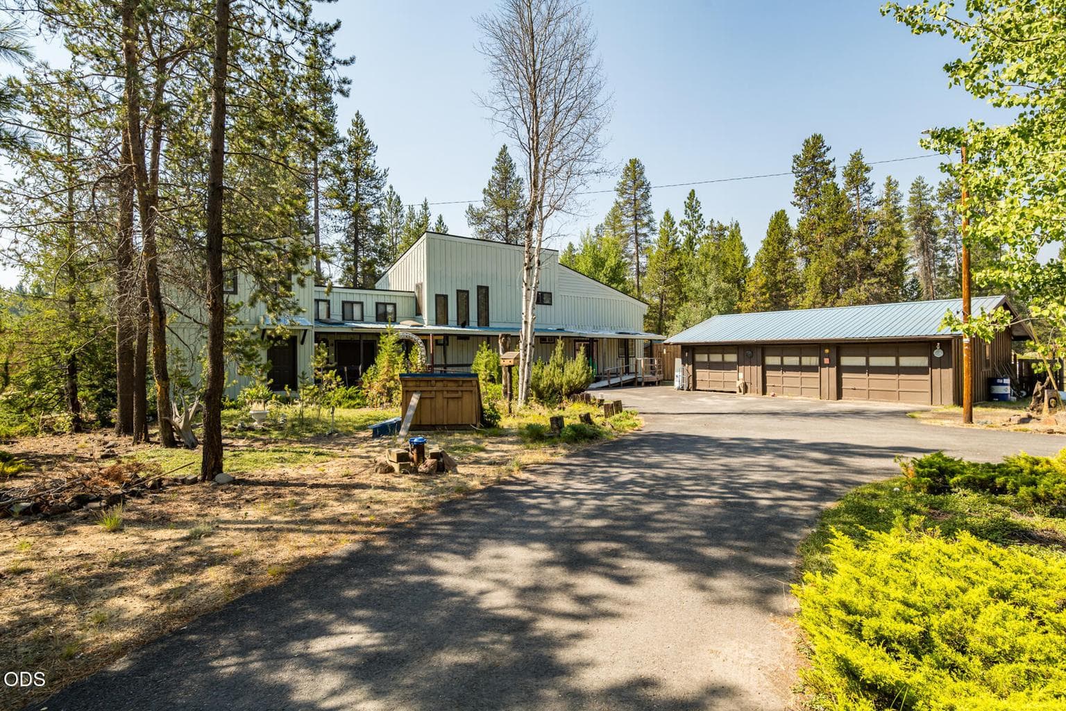 Photo of 52511 Antler Lane 2 of 44