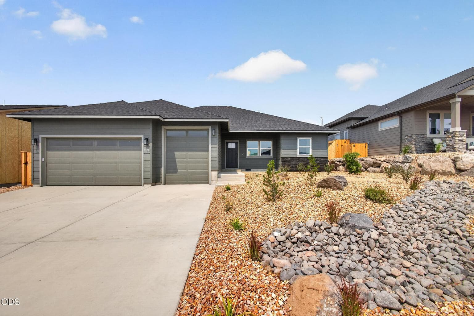 Photo of 3855 Antelope Way 2 of 33