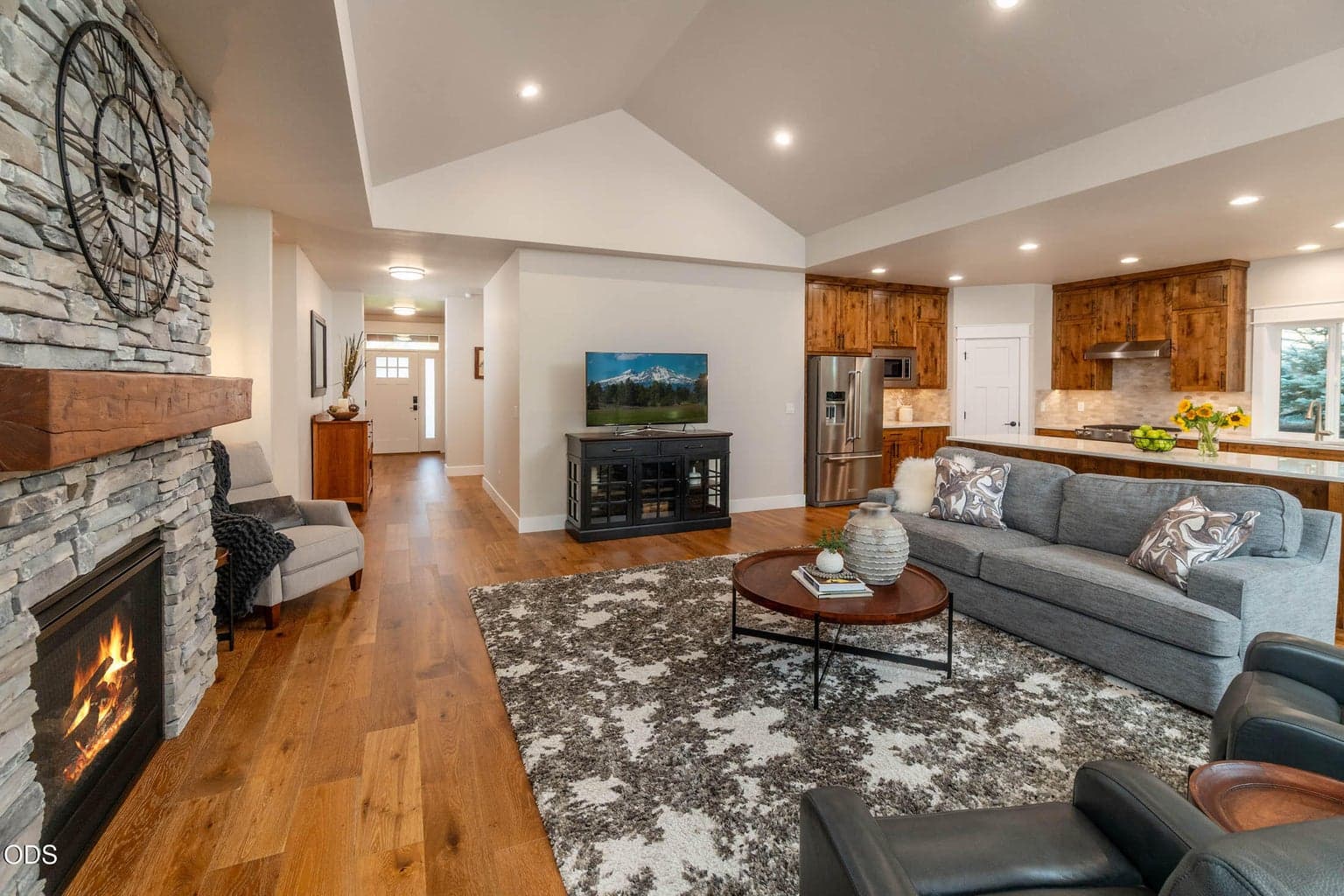 Photo of 1385 Spring Ridge Court 3 of 47