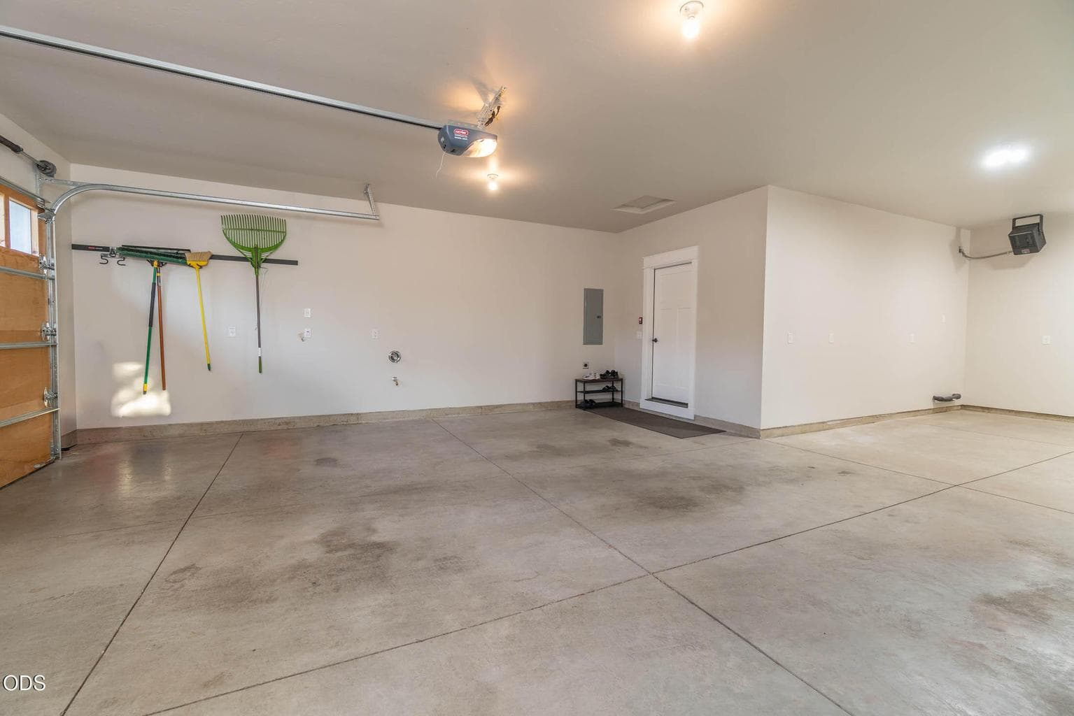 Photo of 1385 Spring Ridge Court 34 of 47