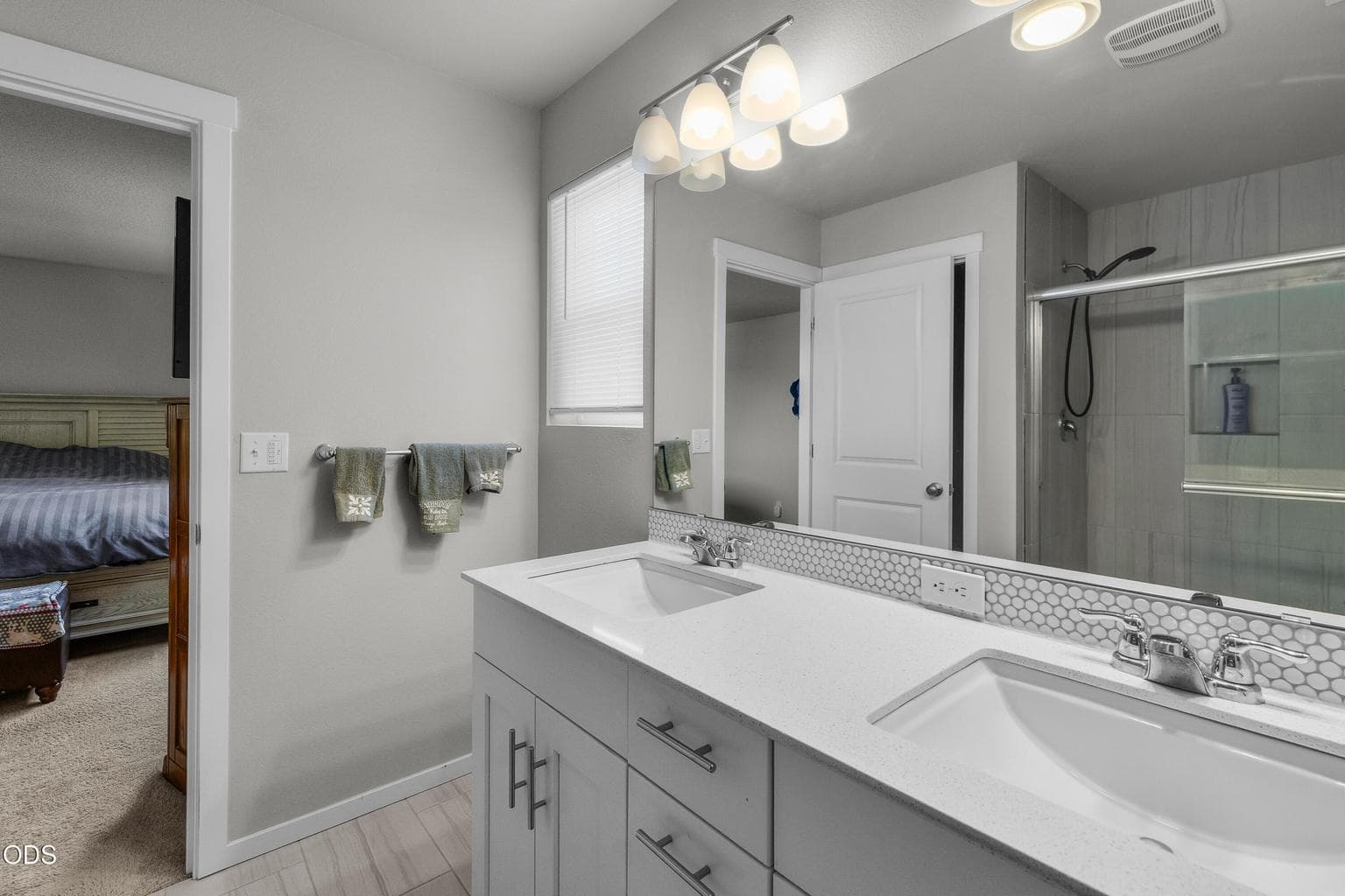 Double Vanity in primary bath