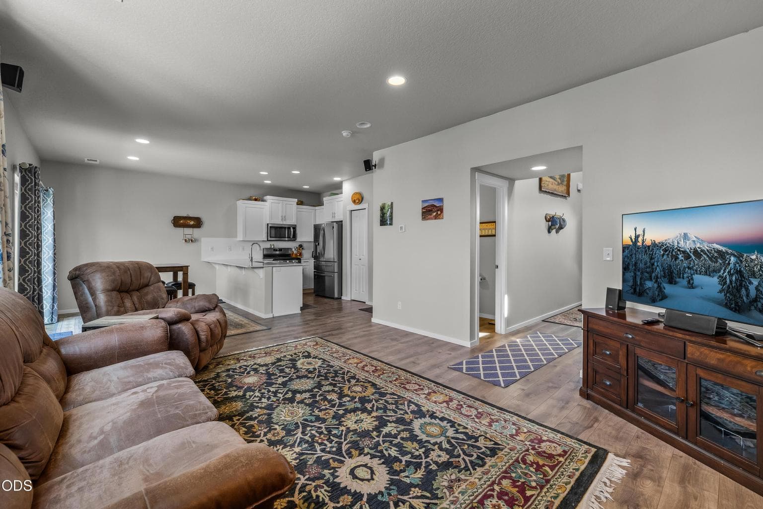 Photo of 21182 Thomas Drive 7 of 34