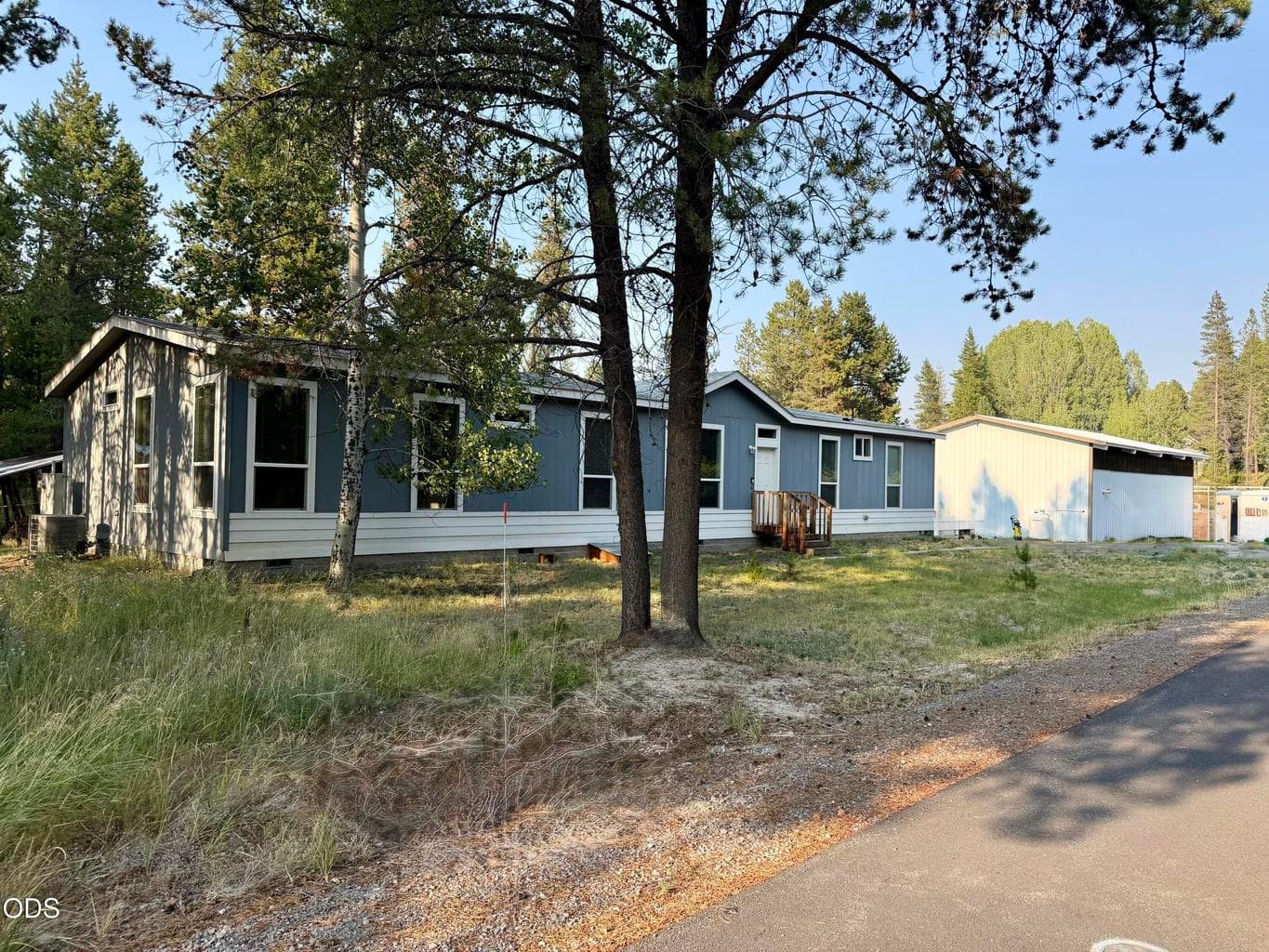 Photo of 52322 Glenwood Drive 3 of 32
