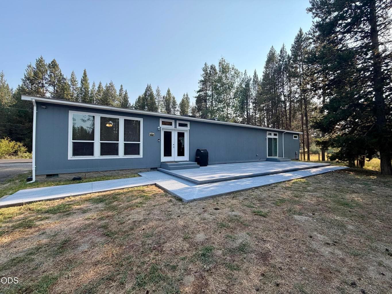 Photo of 52322 Glenwood Drive 2 of 32