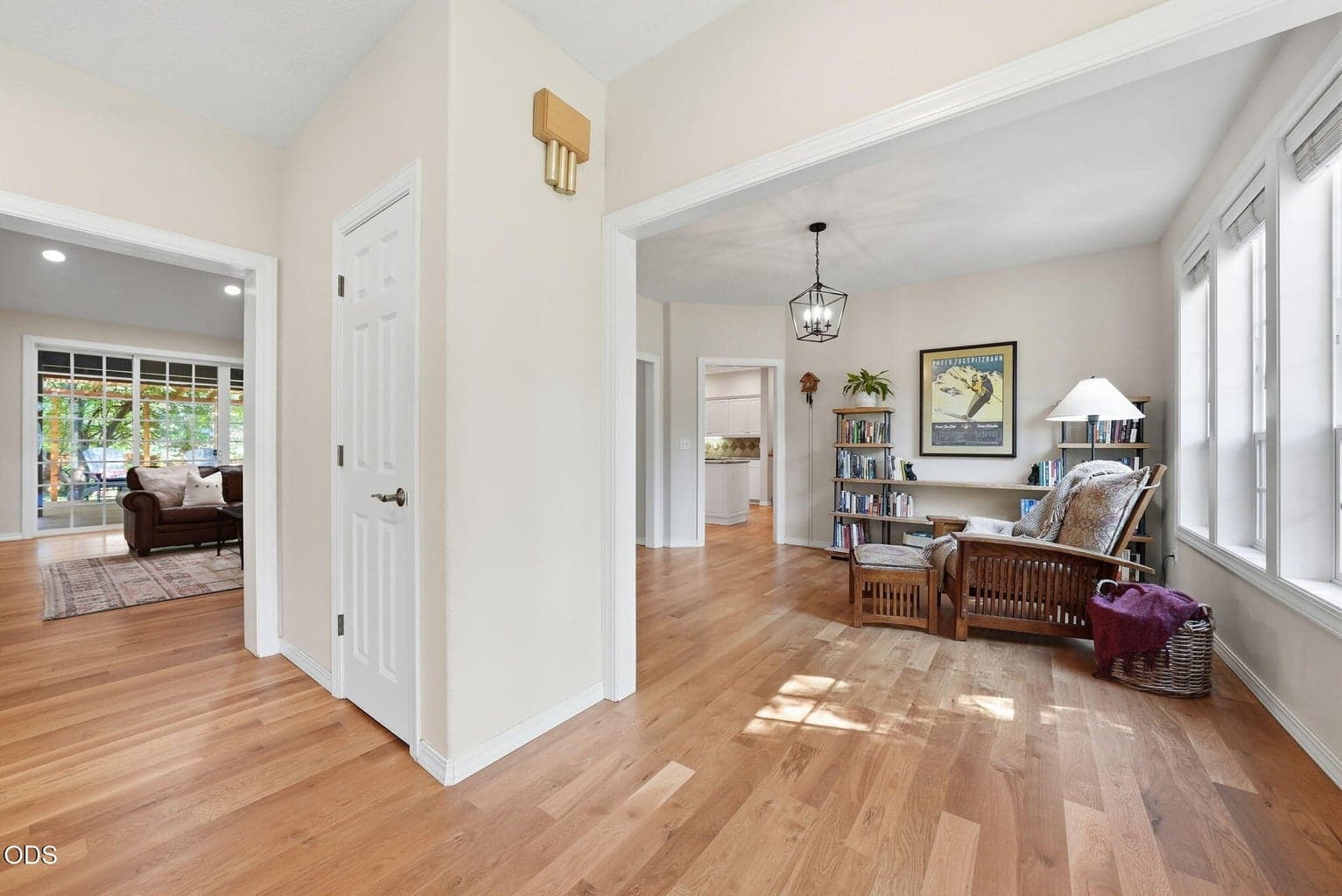 Photo of 750 S Maple Street 7 of 77
