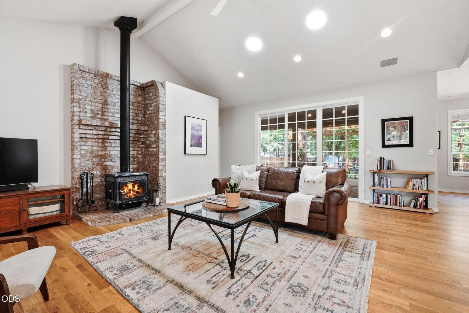 Photo of 750 S Maple Street 10 of 77