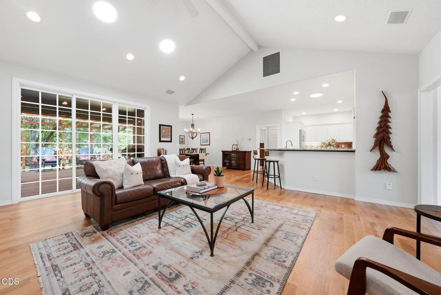 Photo of 750 S Maple Street 13 of 77