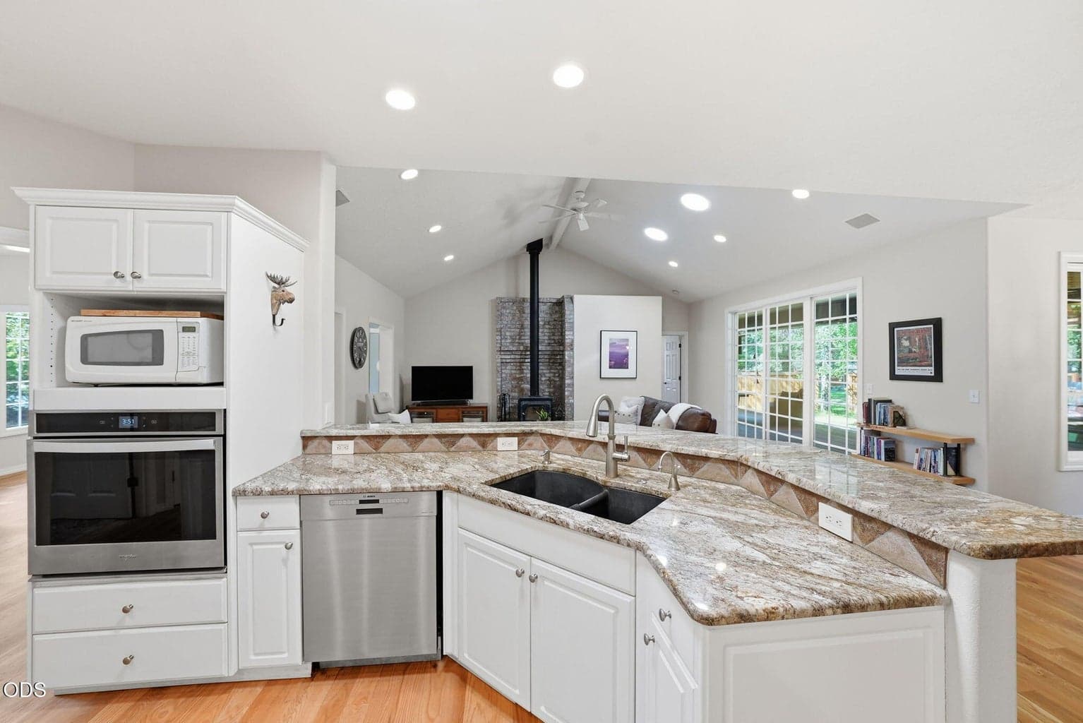 Photo of 750 S Maple Street 19 of 77