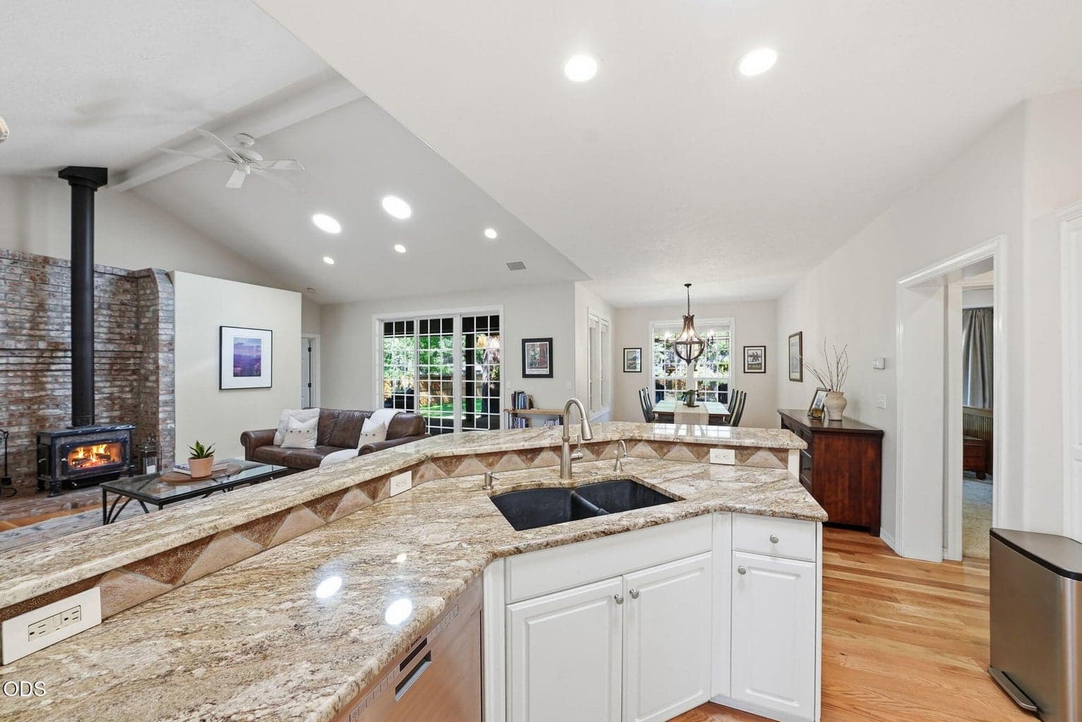 Photo of 750 S Maple Street 20 of 77