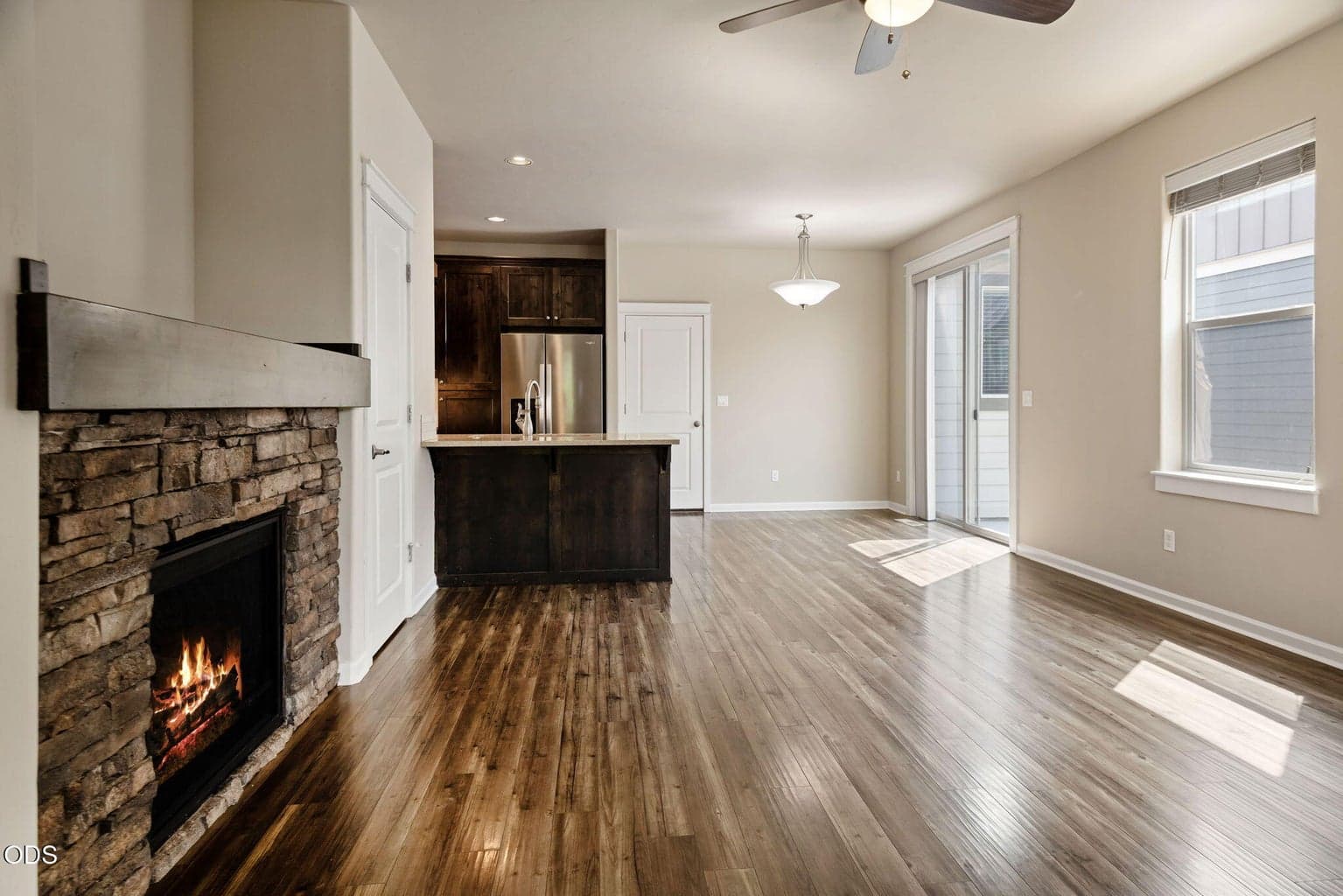 Photo of 2910 Yew Park Lane 3 of 25