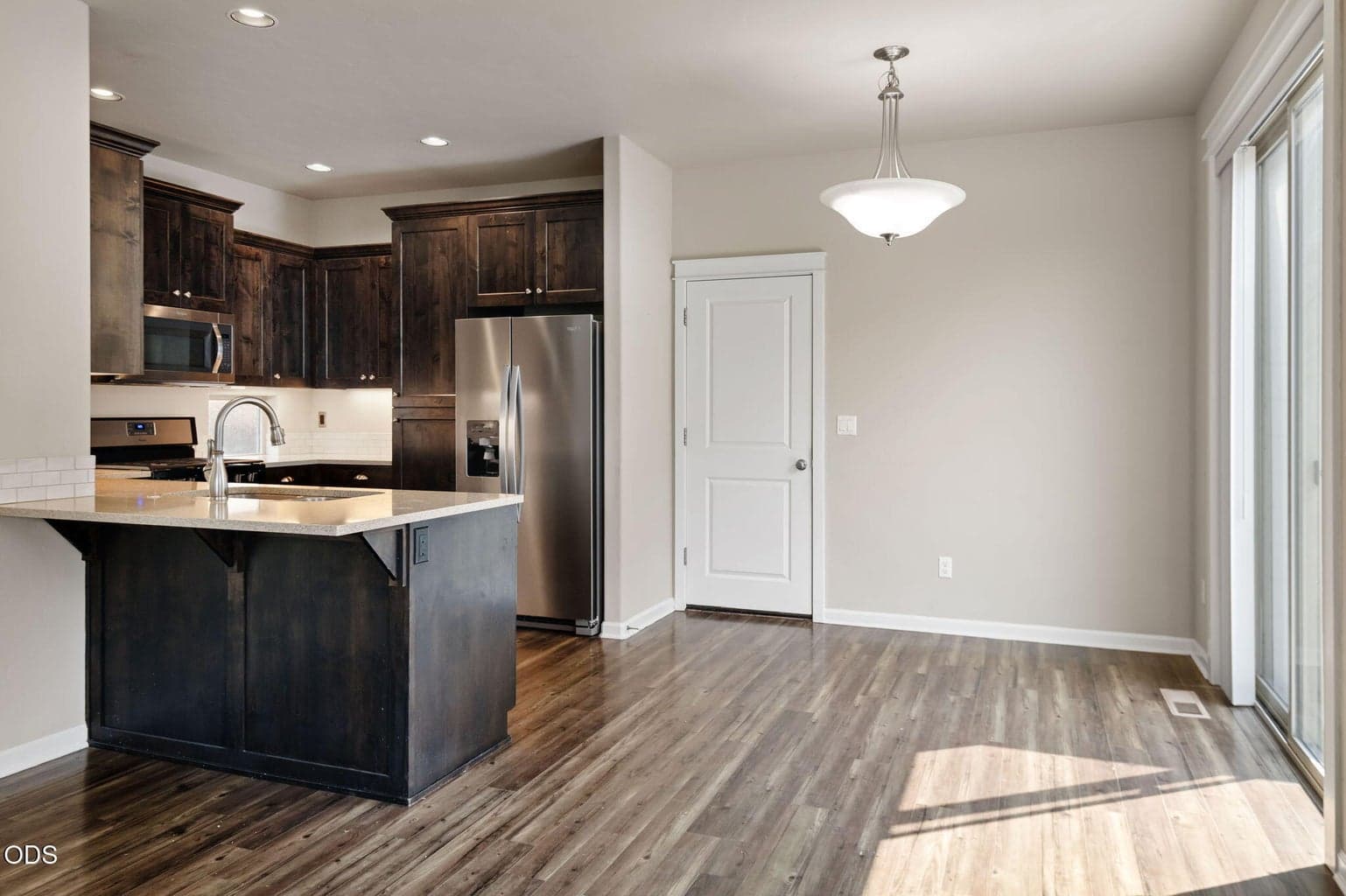 Photo of 2910 Yew Park Lane 4 of 25