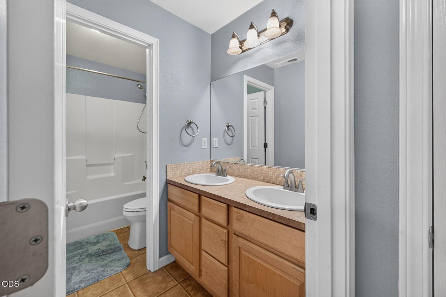 Dual vanity and tub/shower combo