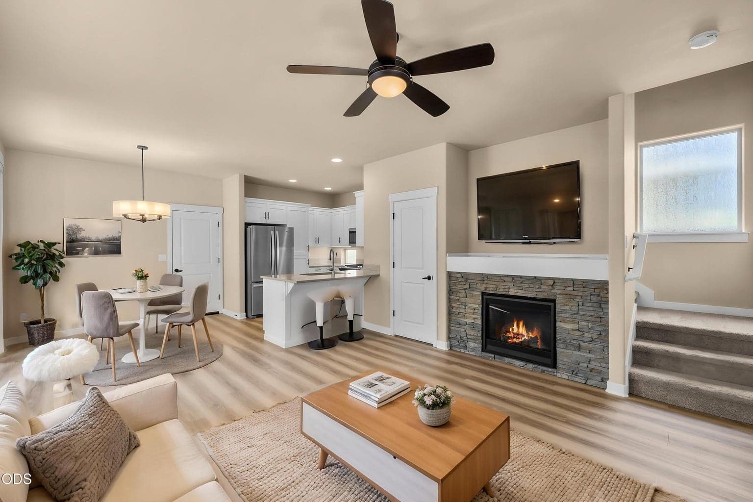 Photo of 61065 SE Sydney Harbor Drive 8 of 53