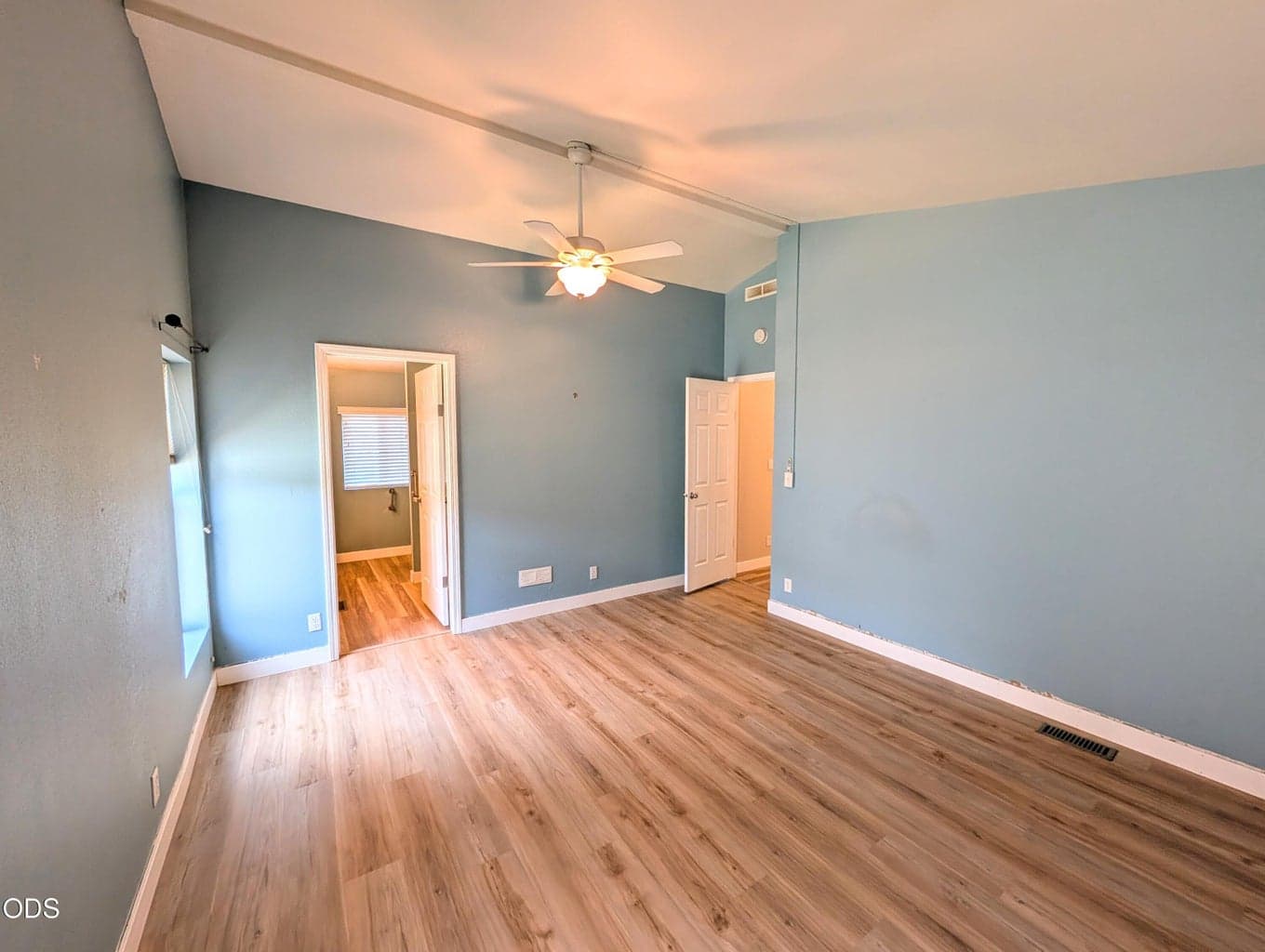 Photo of 1188 NE 27th Street 13 of 17