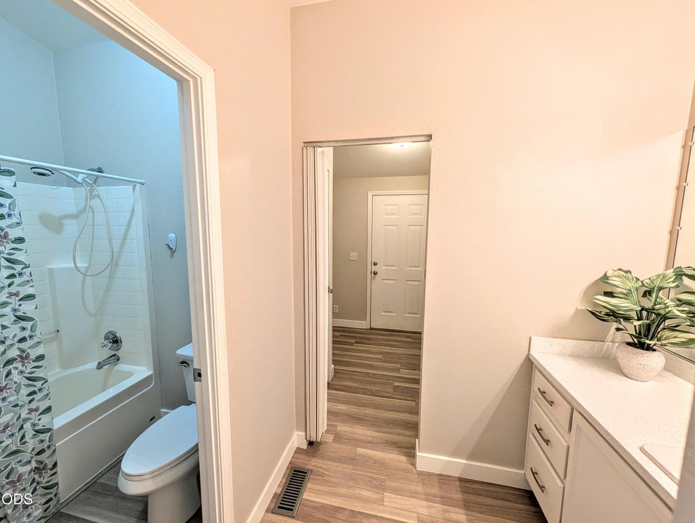 Photo of 1188 NE 27th Street 8 of 17