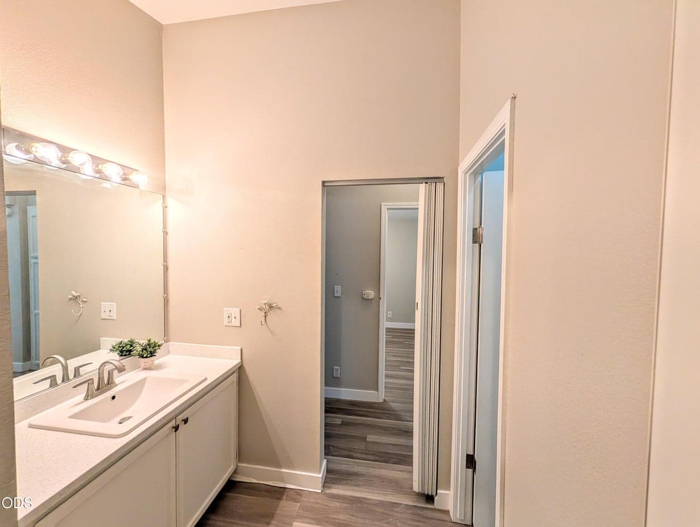Photo of 1188 NE 27th Street 9 of 17