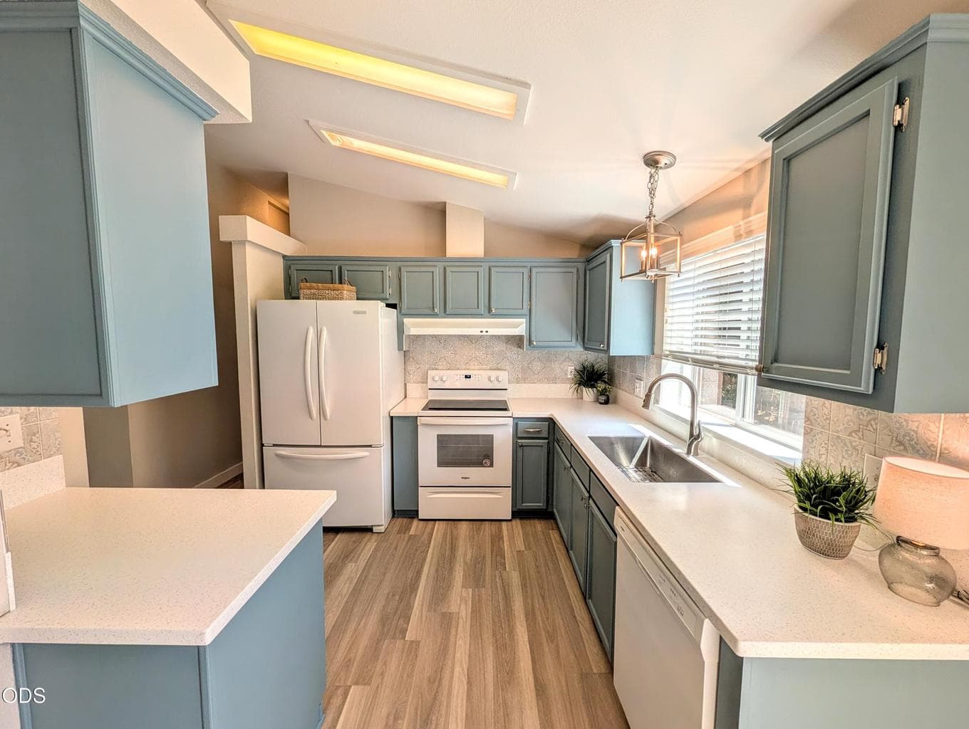 Photo of 1188 NE 27th Street 4 of 17