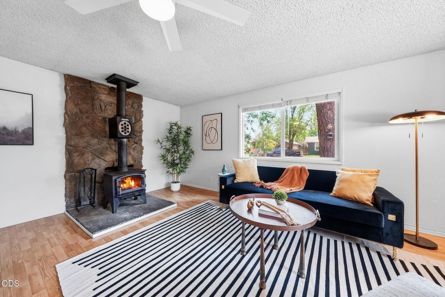 Photo of 1454 Fresno Avenue 5 of 31