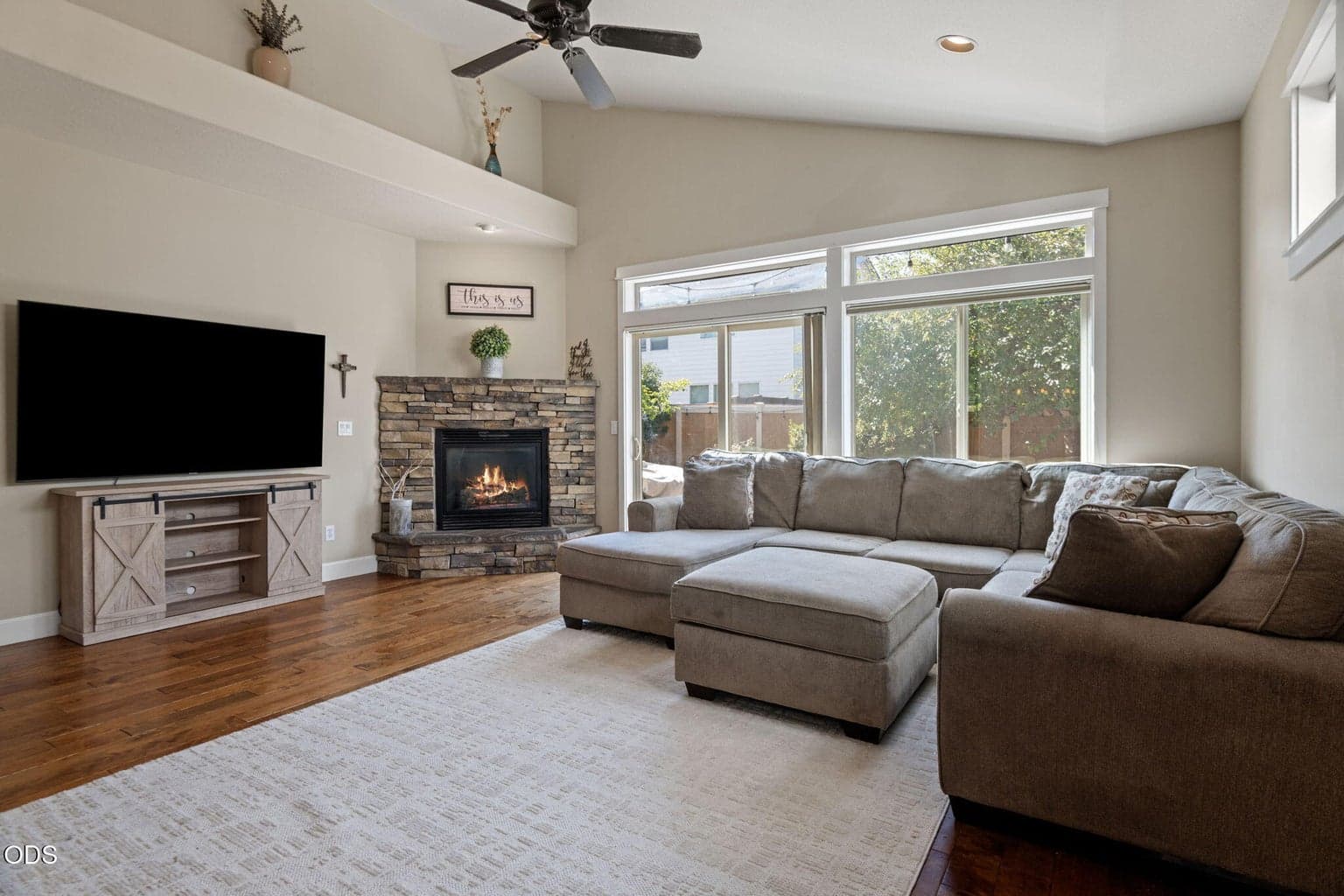 Photo of 61202 Dayspring Drive 9 of 29
